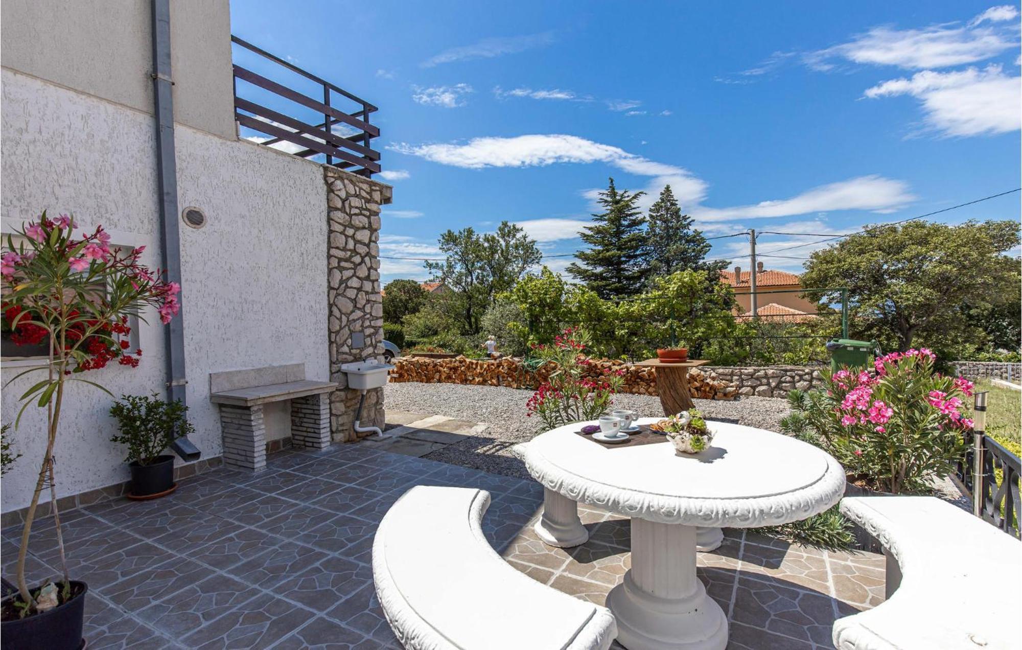 Nice Apartment In Smrika With Kitchen Exterior foto