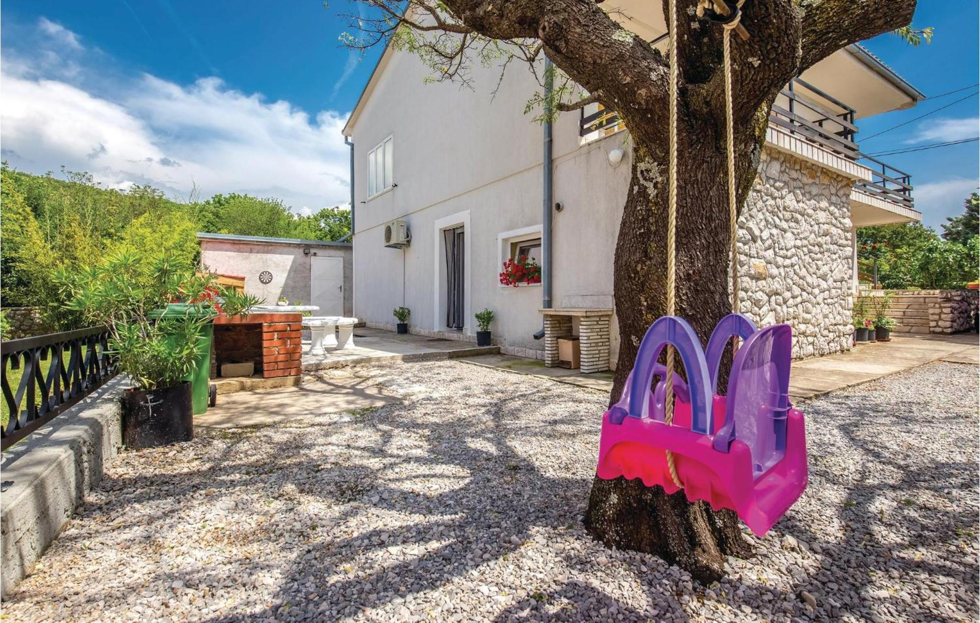 Nice Apartment In Smrika With Kitchen Exterior foto